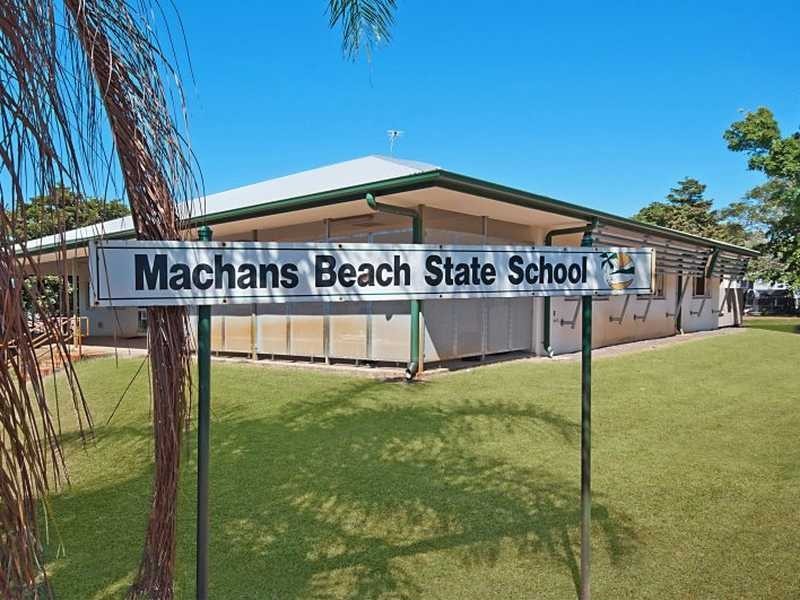 46 Waite Street, Machans Beach QLD 4878