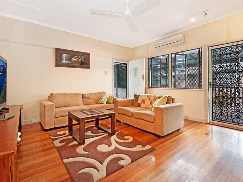 9 George Street, Earlville QLD 4870