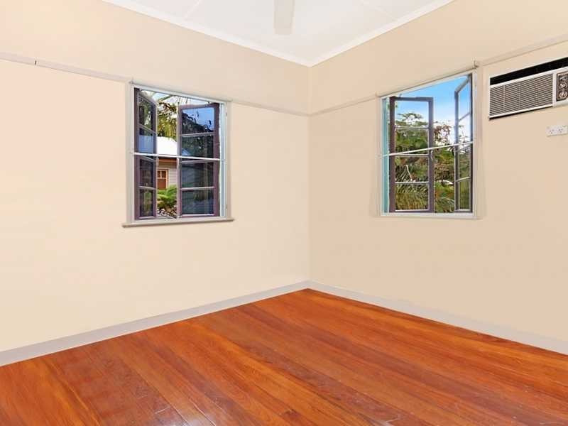 9 George Street, Earlville QLD 4870