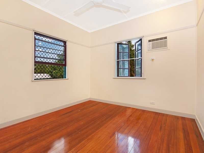 9 George Street, Earlville QLD 4870