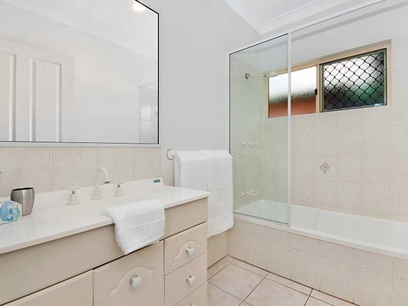18 Windamere Close, Brinsmead QLD 4870