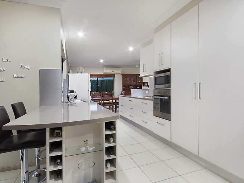 3 Elphinstone Street, Kanimbla QLD 4870