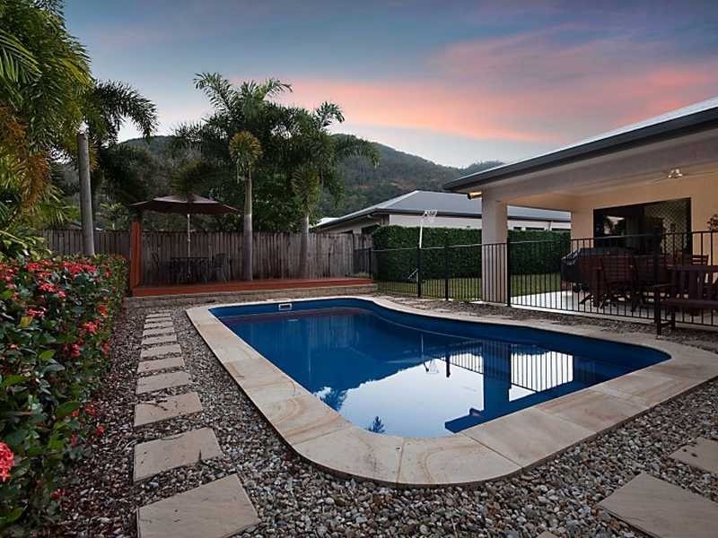 3 Elphinstone Street, Kanimbla QLD 4870