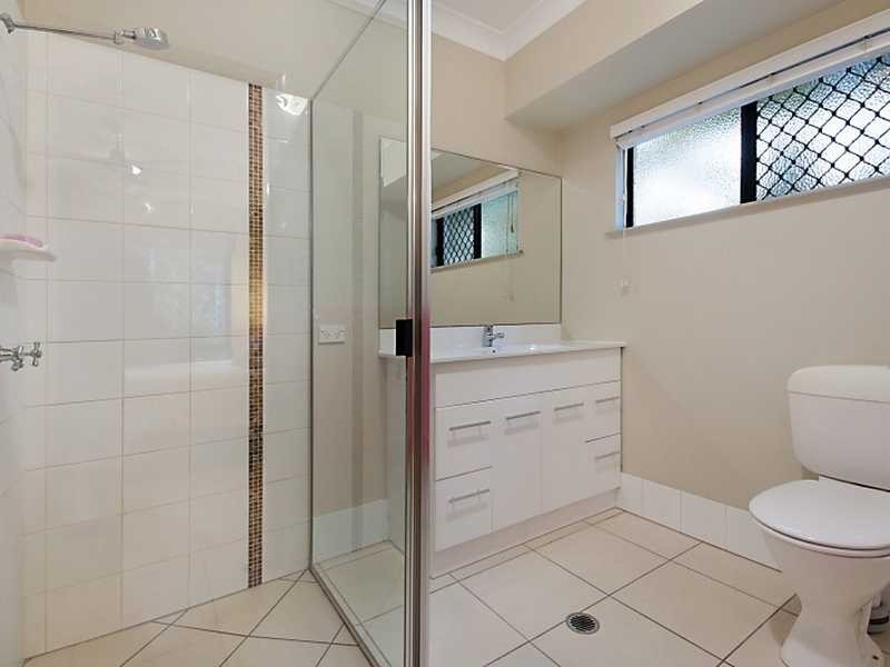 3 Elphinstone Street, Kanimbla QLD 4870