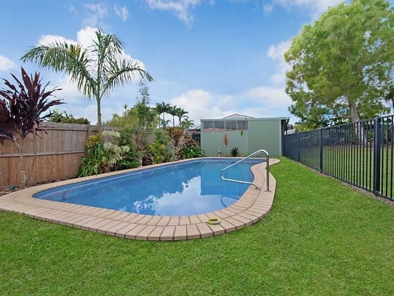 32 Bathurst Drive, Bentley Park QLD 4869