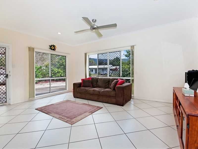 32 Bathurst Drive, Bentley Park QLD 4869