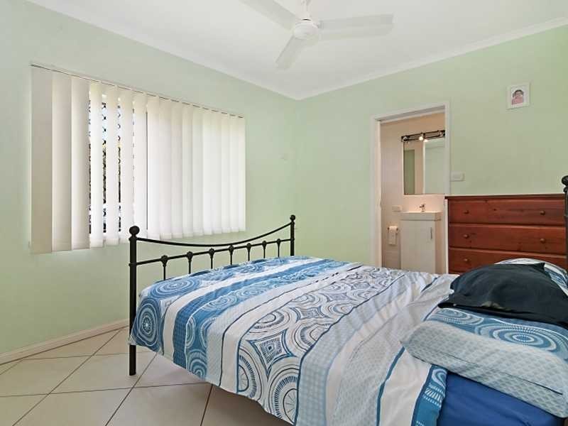 32 Bathurst Drive, Bentley Park QLD 4869