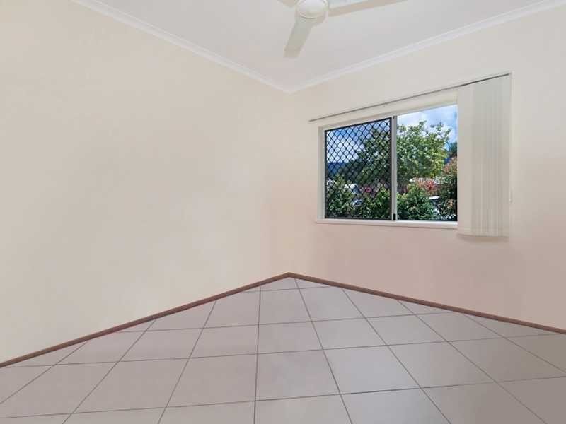 32 Bathurst Drive, Bentley Park QLD 4869