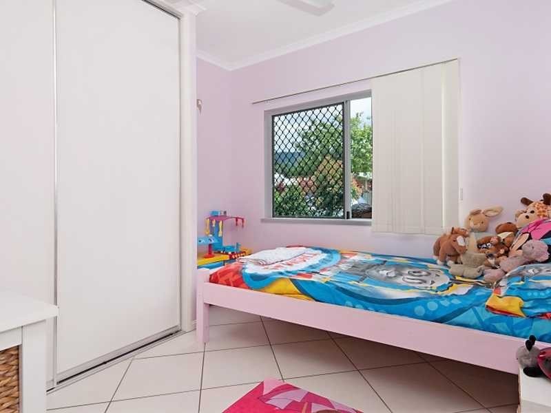 32 Bathurst Drive, Bentley Park QLD 4869