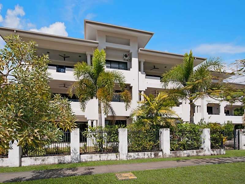 2/15 Clare Street, Parramatta Park QLD 4870