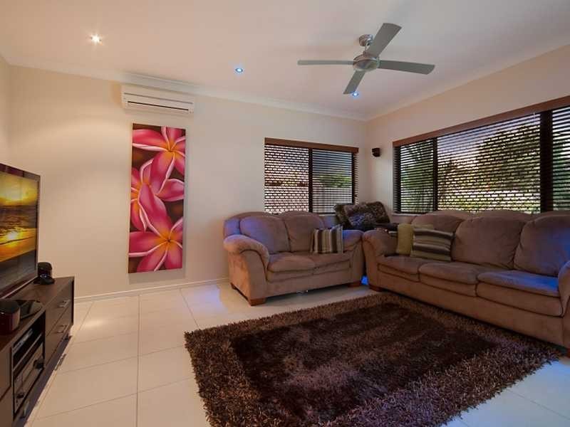 9 McBride Street, Redlynch QLD 4870