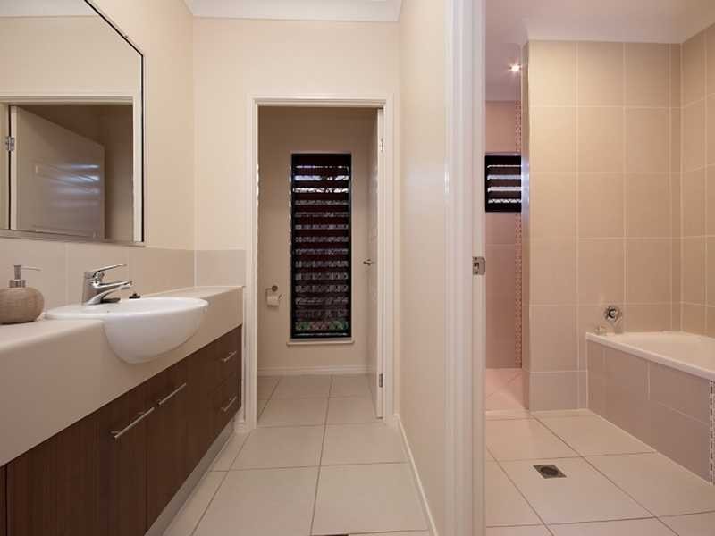 9 McBride Street, Redlynch QLD 4870