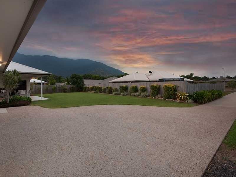 9 McBride Street, Redlynch QLD 4870