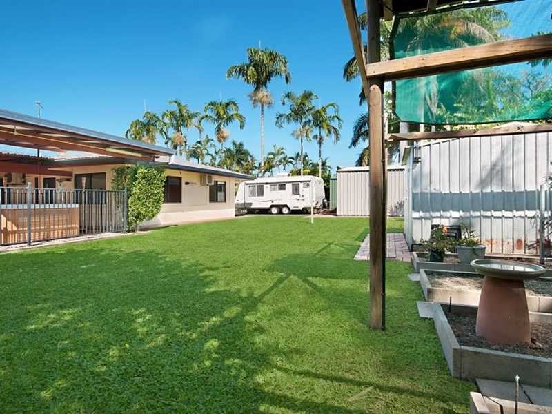 15 Grevillea Street, Mooroobool QLD 4870