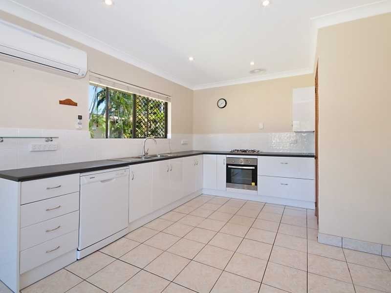 15 Grevillea Street, Mooroobool QLD 4870