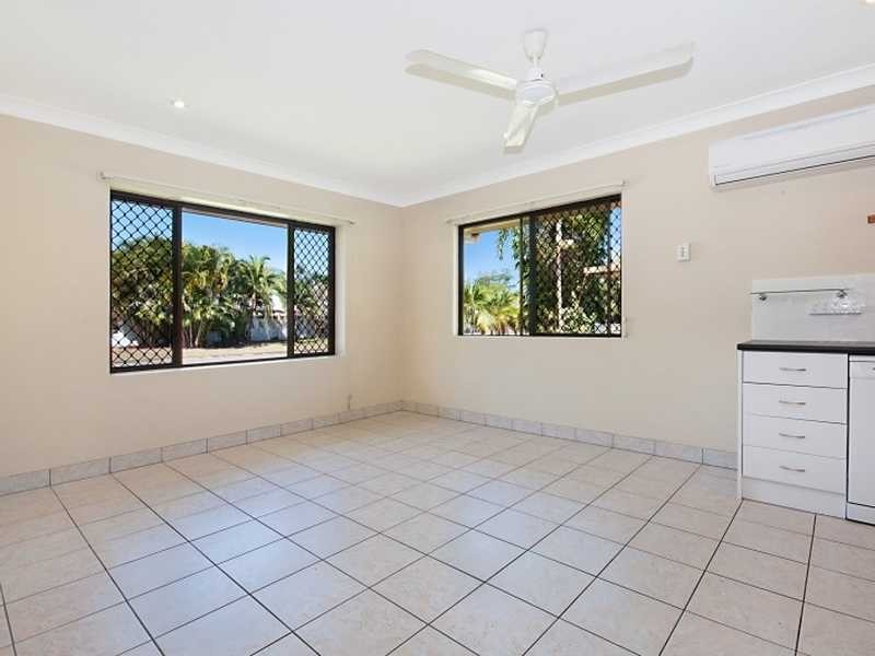 15 Grevillea Street, Mooroobool QLD 4870