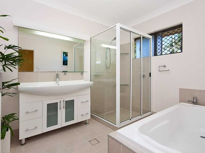 15 Grevillea Street, Mooroobool QLD 4870