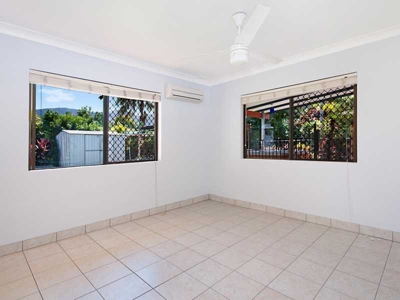 15 Grevillea Street, Mooroobool QLD 4870