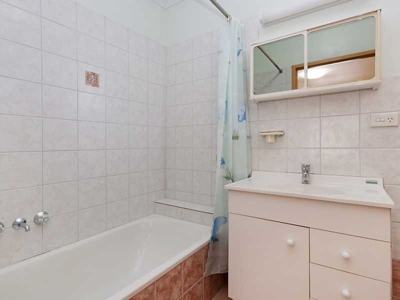 15 Grevillea Street, Mooroobool QLD 4870