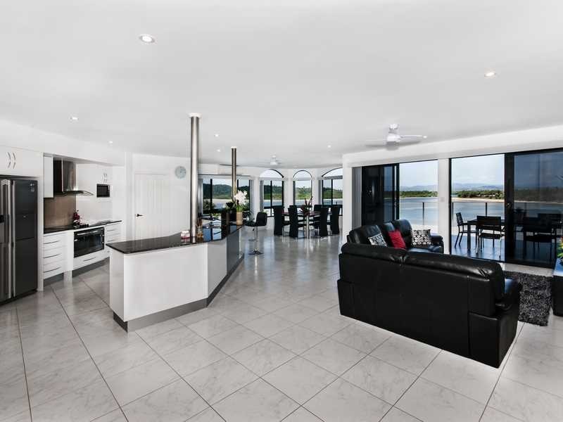 11 Maria Street, Flying Fish Point QLD 4860