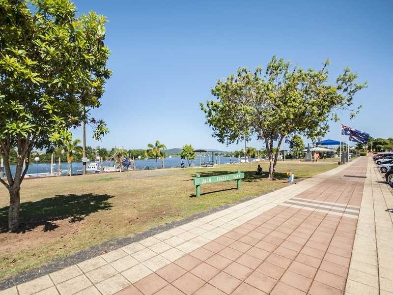 11 Maria Street, Flying Fish Point QLD 4860