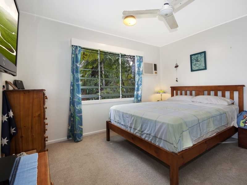 1/2 Compass Close, Edge Hill QLD 4870