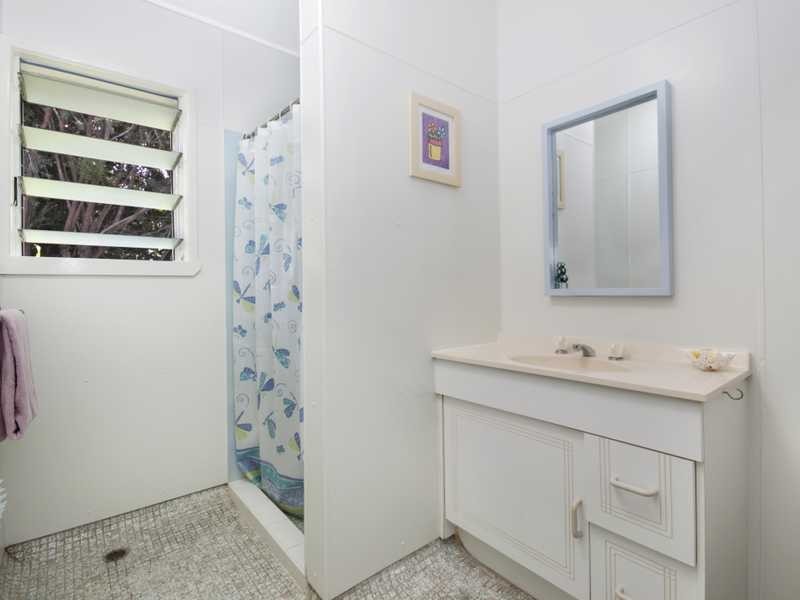 1/2 Compass Close, Edge Hill QLD 4870