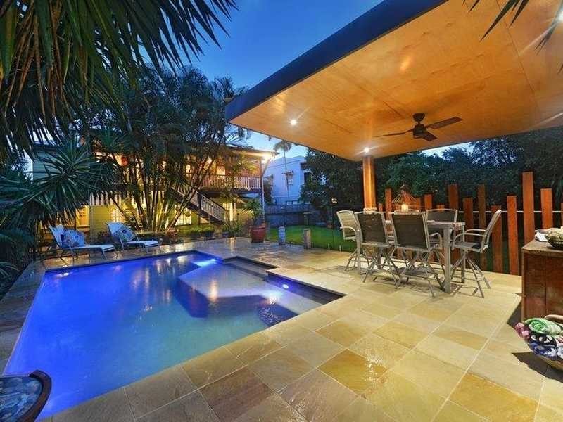 32 Smith Street, Cairns North QLD 4870