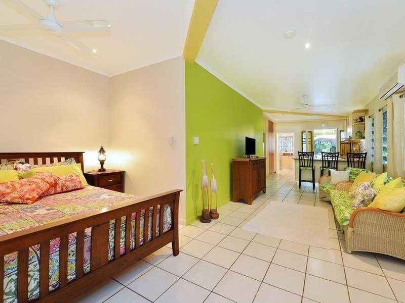 32 Smith Street, Cairns North QLD 4870