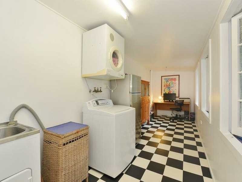 32 Smith Street, Cairns North QLD 4870