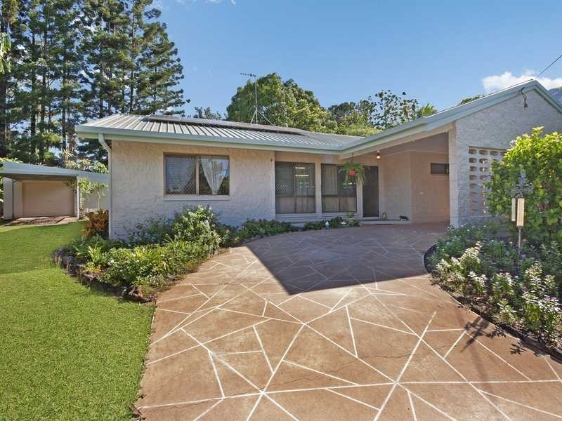 4 Ethel Close, Redlynch QLD 4870