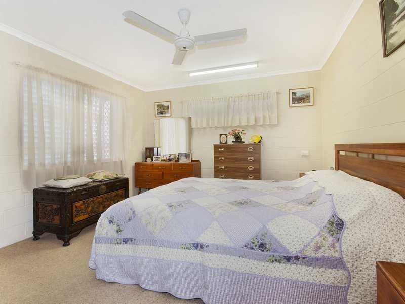 4 Ethel Close, Redlynch QLD 4870