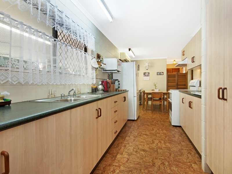 4 Ethel Close, Redlynch QLD 4870