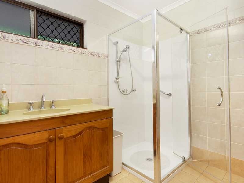 4 Ethel Close, Redlynch QLD 4870