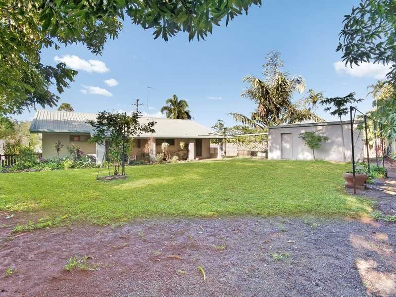 4 Ethel Close, Redlynch QLD 4870