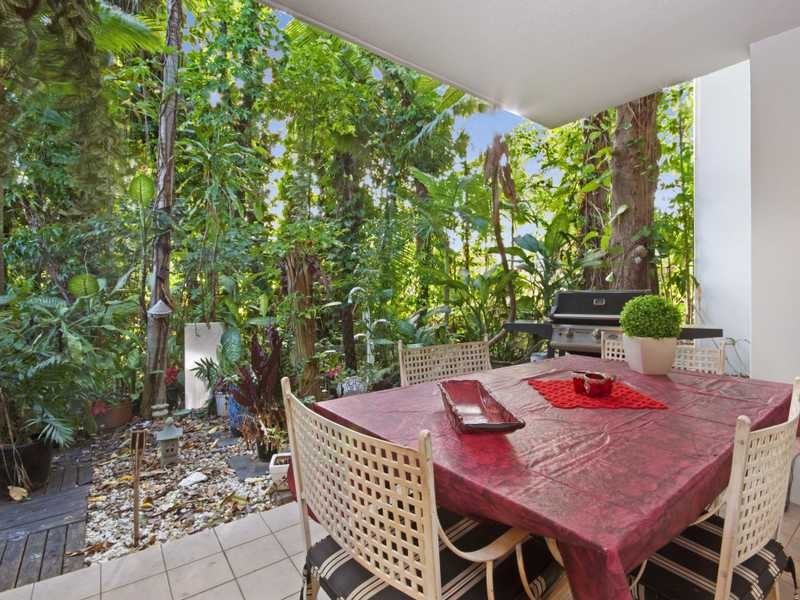2/105 Collins Avenue, Edge Hill QLD 4870