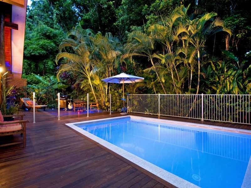 8 Licuala Close, Kamerunga QLD 4870