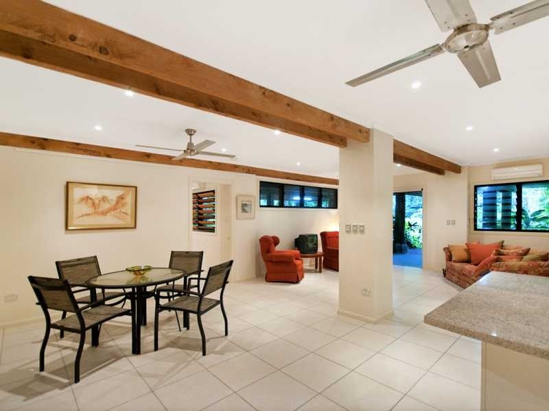 8 Licuala Close, Kamerunga QLD 4870