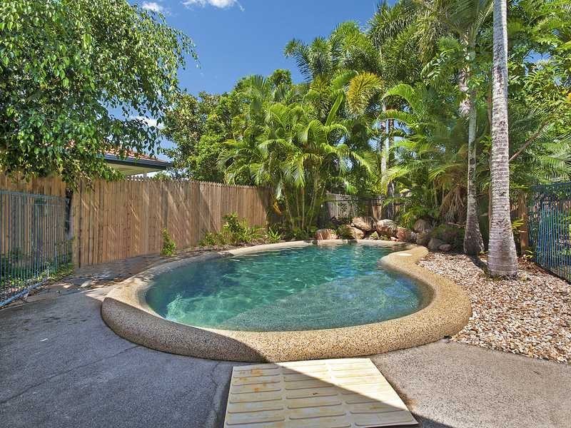 16 Opaline Close, Brinsmead QLD 4870