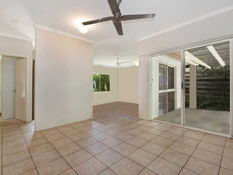16 Opaline Close, Brinsmead QLD 4870