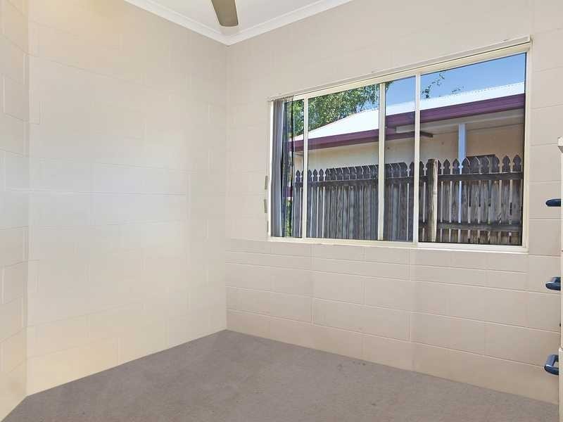 16 Opaline Close, Brinsmead QLD 4870