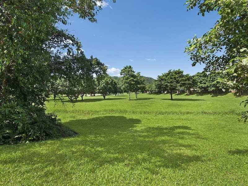 16 Opaline Close, Brinsmead QLD 4870