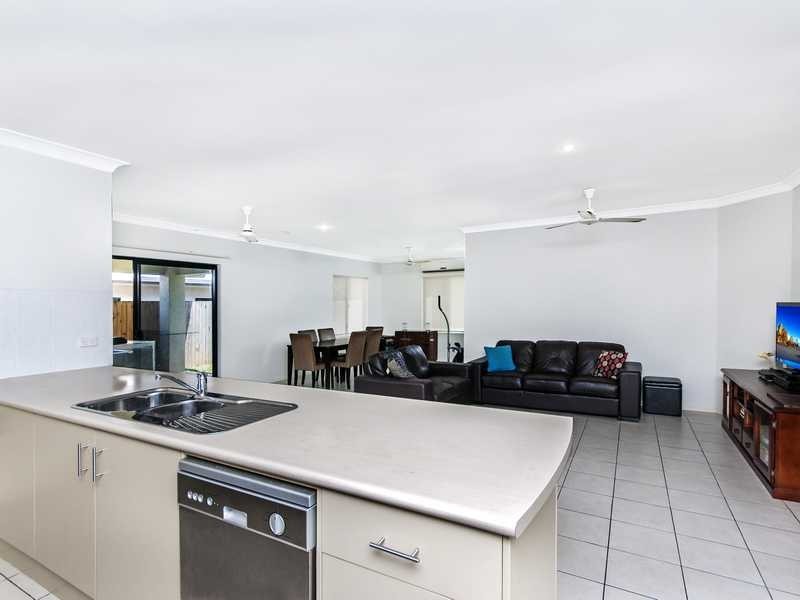 16 Finniss Crescent, Bentley Park QLD 4869