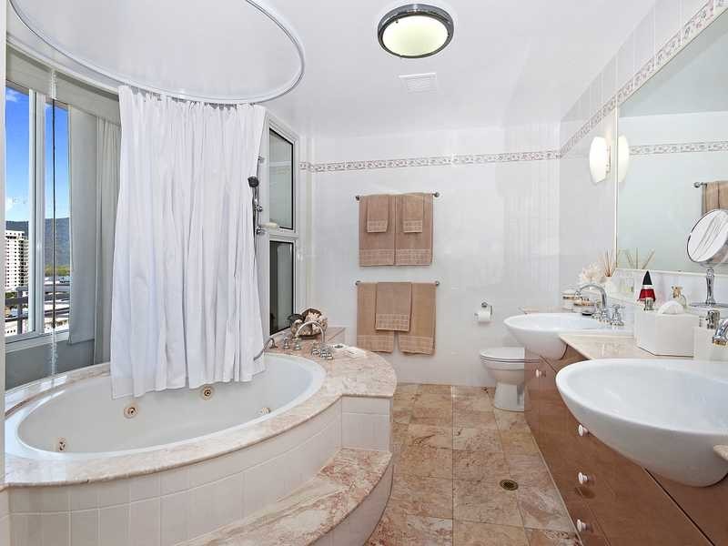 27/73 Spence Street, Cairns City QLD 4870