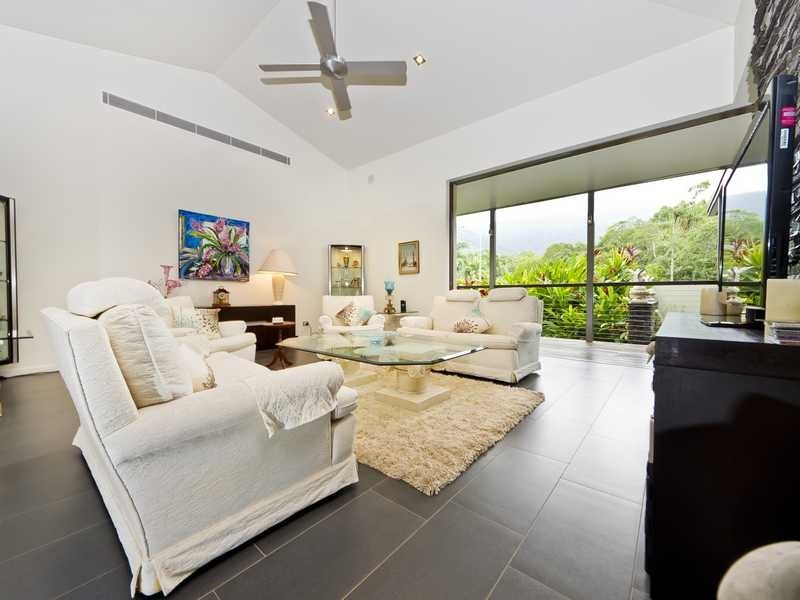 1 Argentea Boulevard, Palm Cove QLD 4879