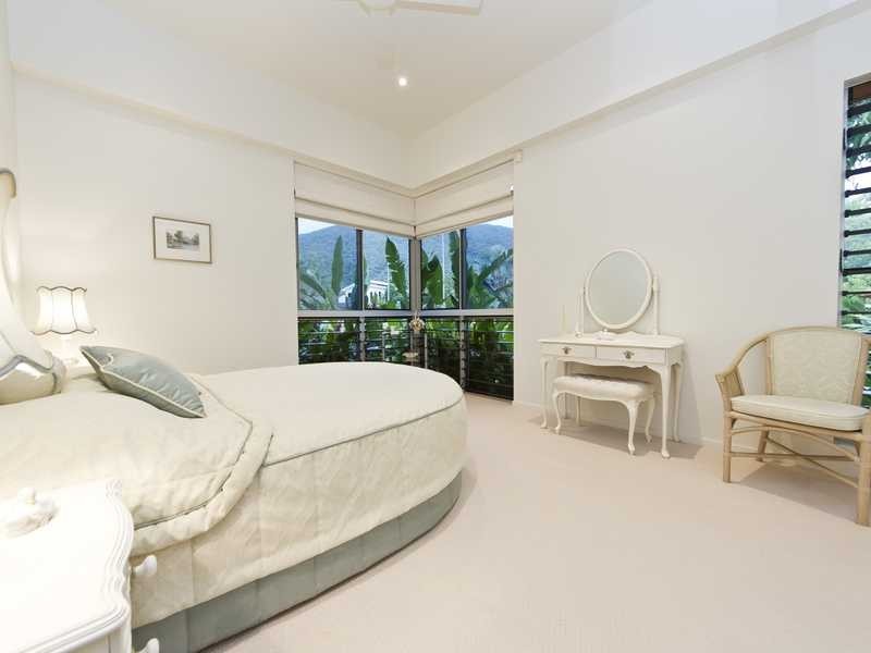 1 Argentea Boulevard, Palm Cove QLD 4879