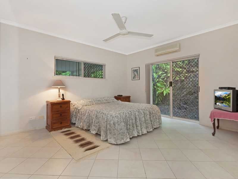 6 Fay Close, Brinsmead QLD 4870