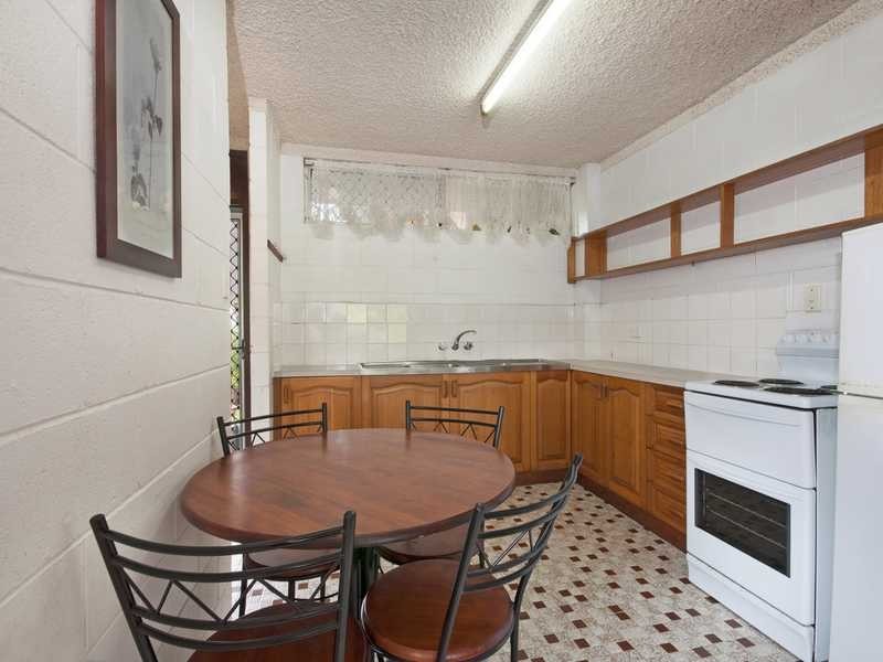 11/186 Lake Street, Cairns North QLD 4870