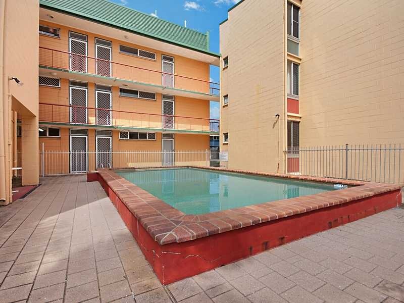 11/186 Lake Street, Cairns North QLD 4870