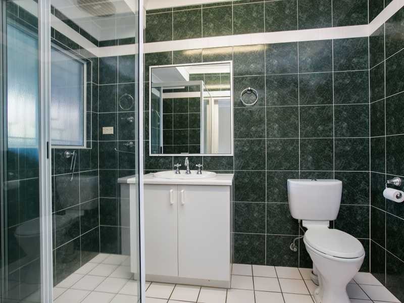 4/11 Grantala Street, Manoora QLD 4870